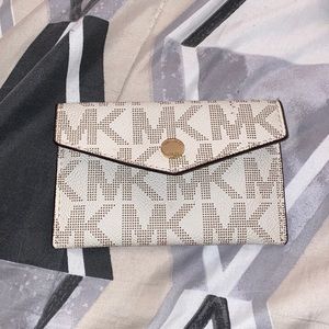 Micheal Kors card holder